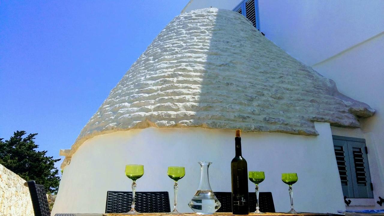 Dimora Verde B Con Trullo Masseria Poesia Cisternino Bagian luar foto