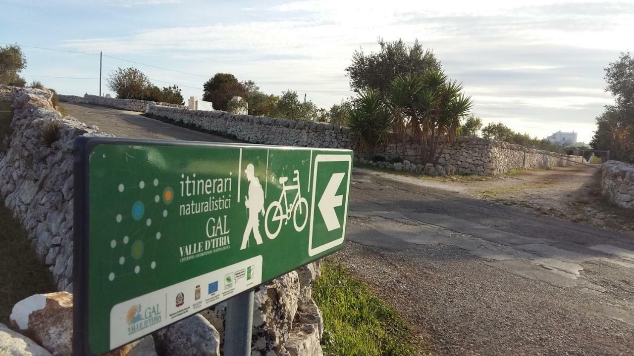 Dimora Verde B Con Trullo Masseria Poesia Cisternino Bagian luar foto
